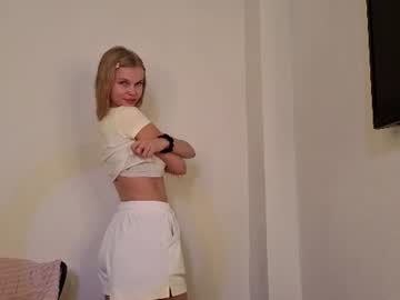 daisy blonde
