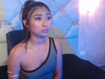 mia hoot01