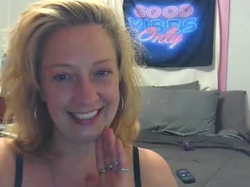 pinkwhitney618